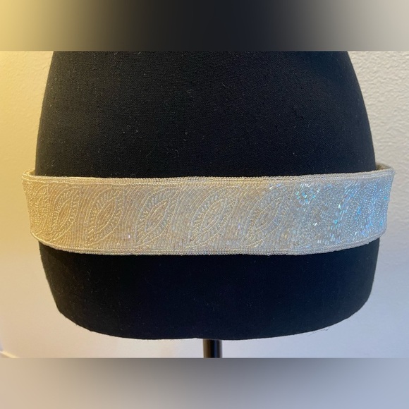 Vintage Robinson’s White Patterned Beaded Belt - Size M/L main image 5